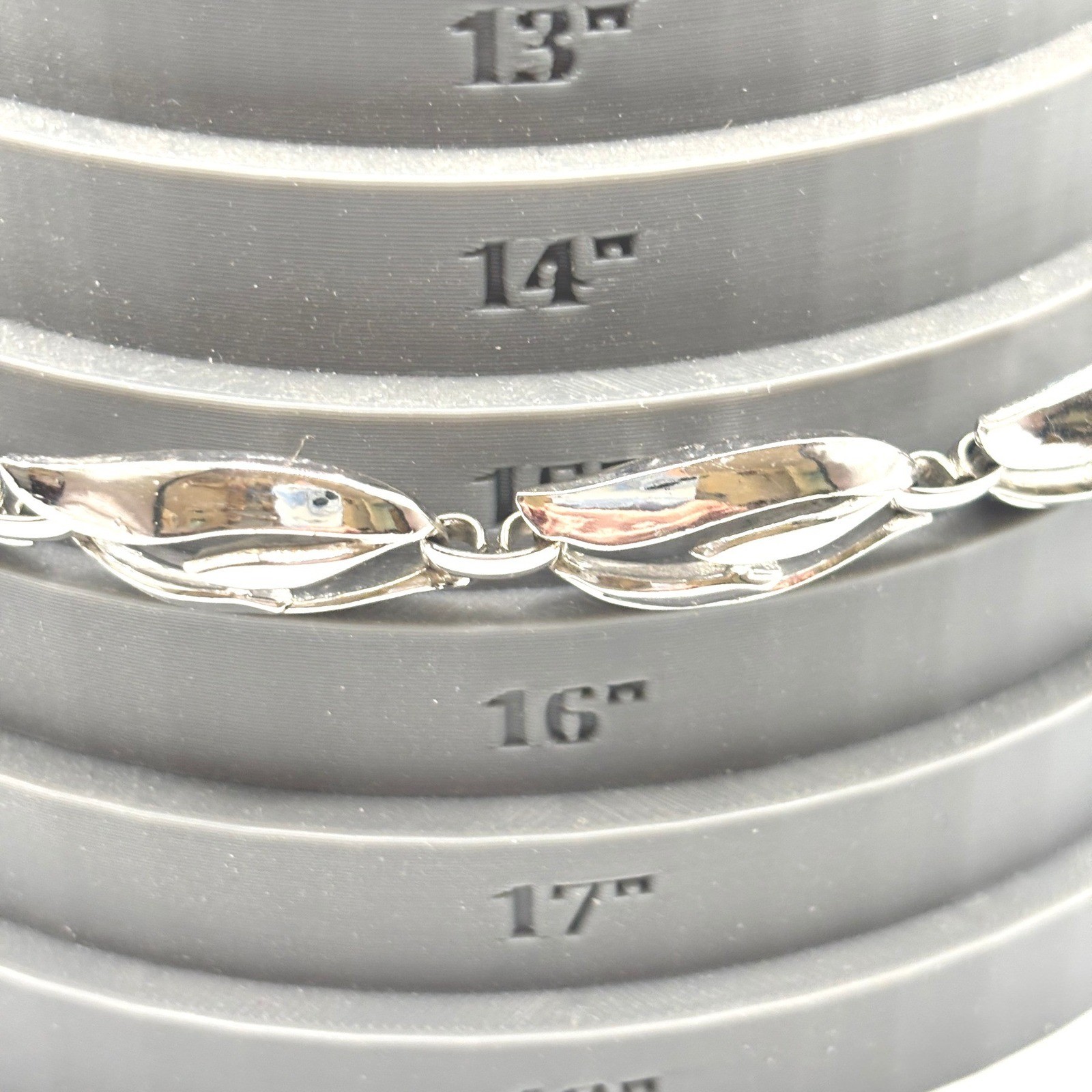 Vintage Silver Tone Leaf Link Choker Necklace MCM Adjustable J-Hook 15-17 Inch