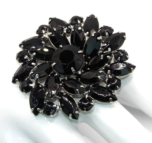 Vintage Juliana Prong-Set Jet Black Art Glass 2″ Silvertone Cluster Brooch Pin