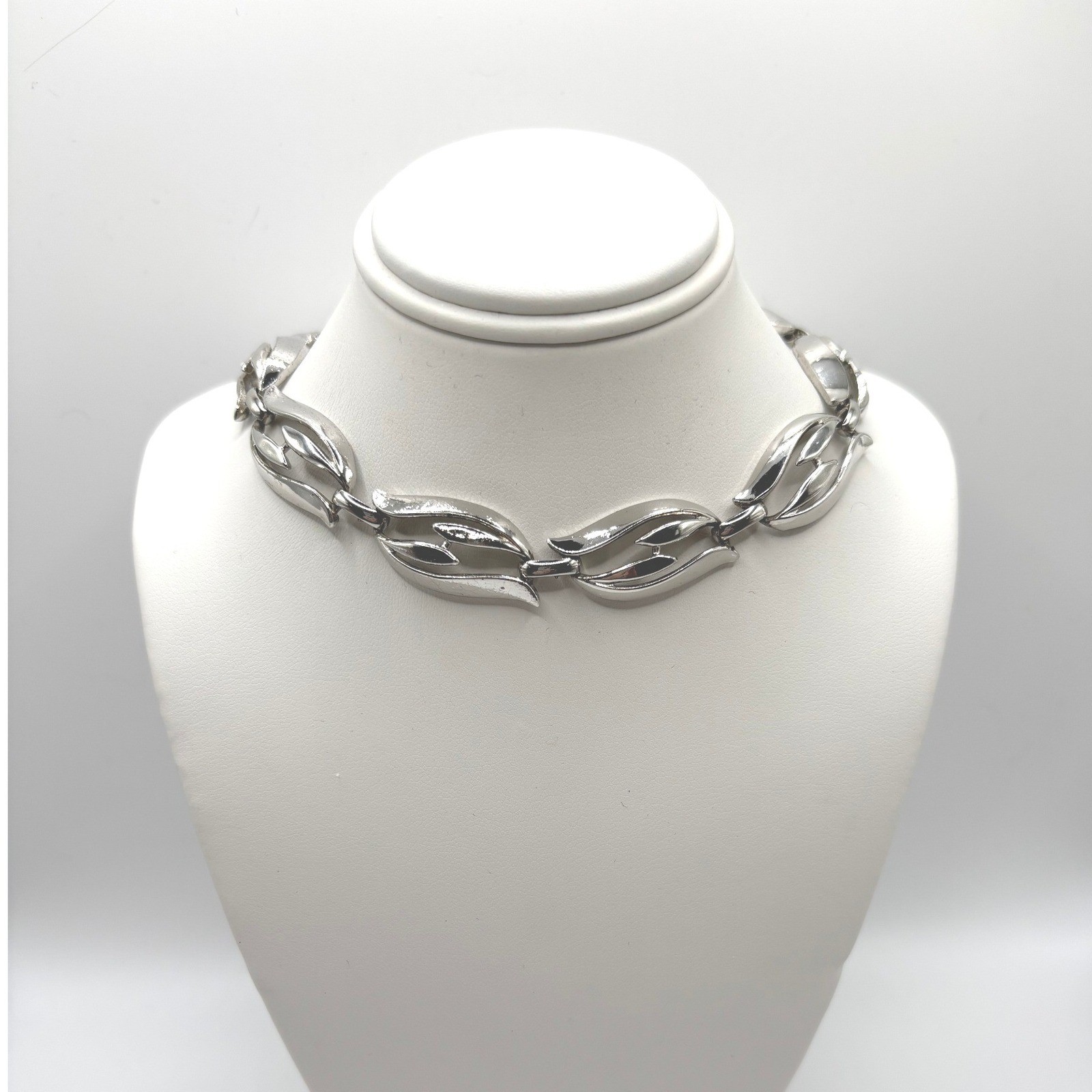 Vintage Silver Tone Leaf Link Choker Necklace MCM Adjustable J-Hook 15-17 Inch