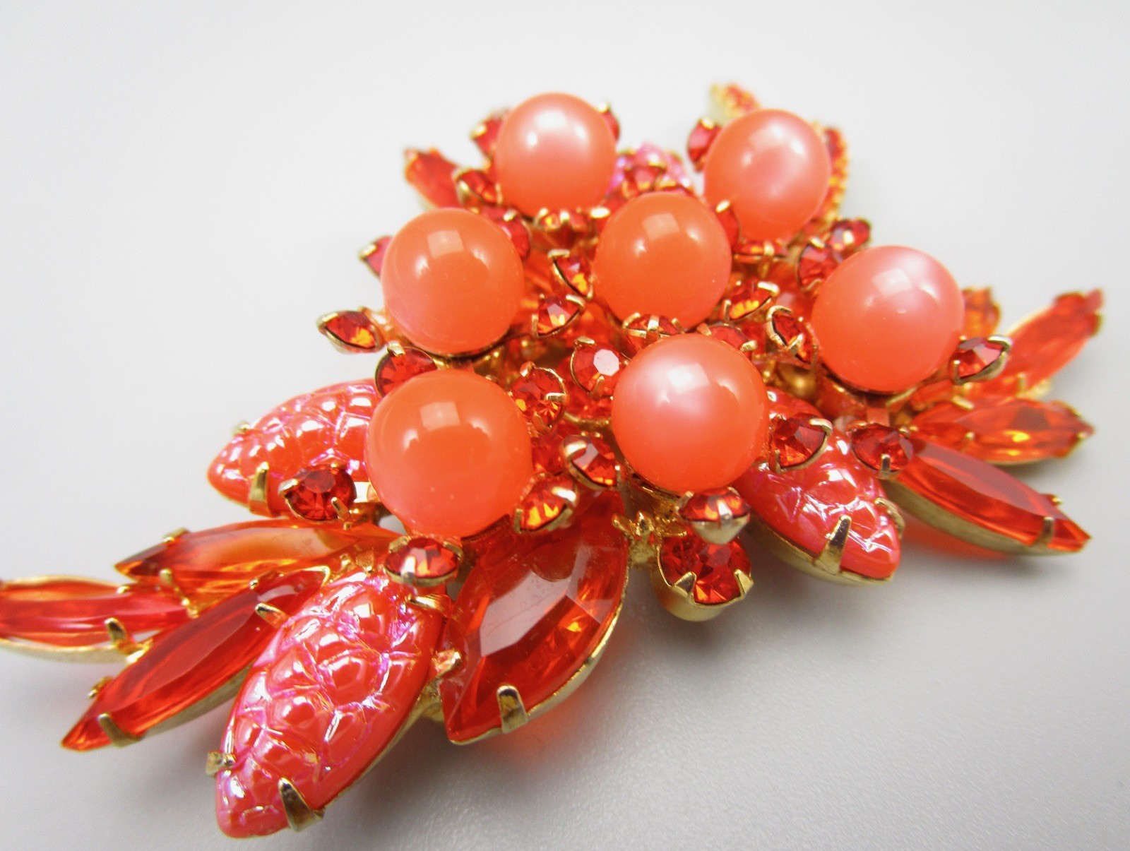 JULIANA DELIZZA & ELSTER ORANGE RHINESTONE MOONGLOW LUCITE BROOCH & EARRINGS SET