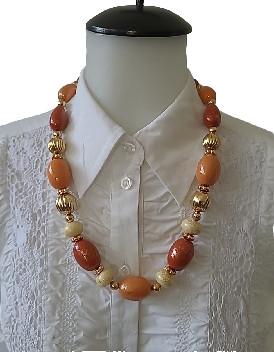 Vtg 24″ Speckled Gold Orange Cream Graduated Beaded Necklace w/Gold Tone Spacers
