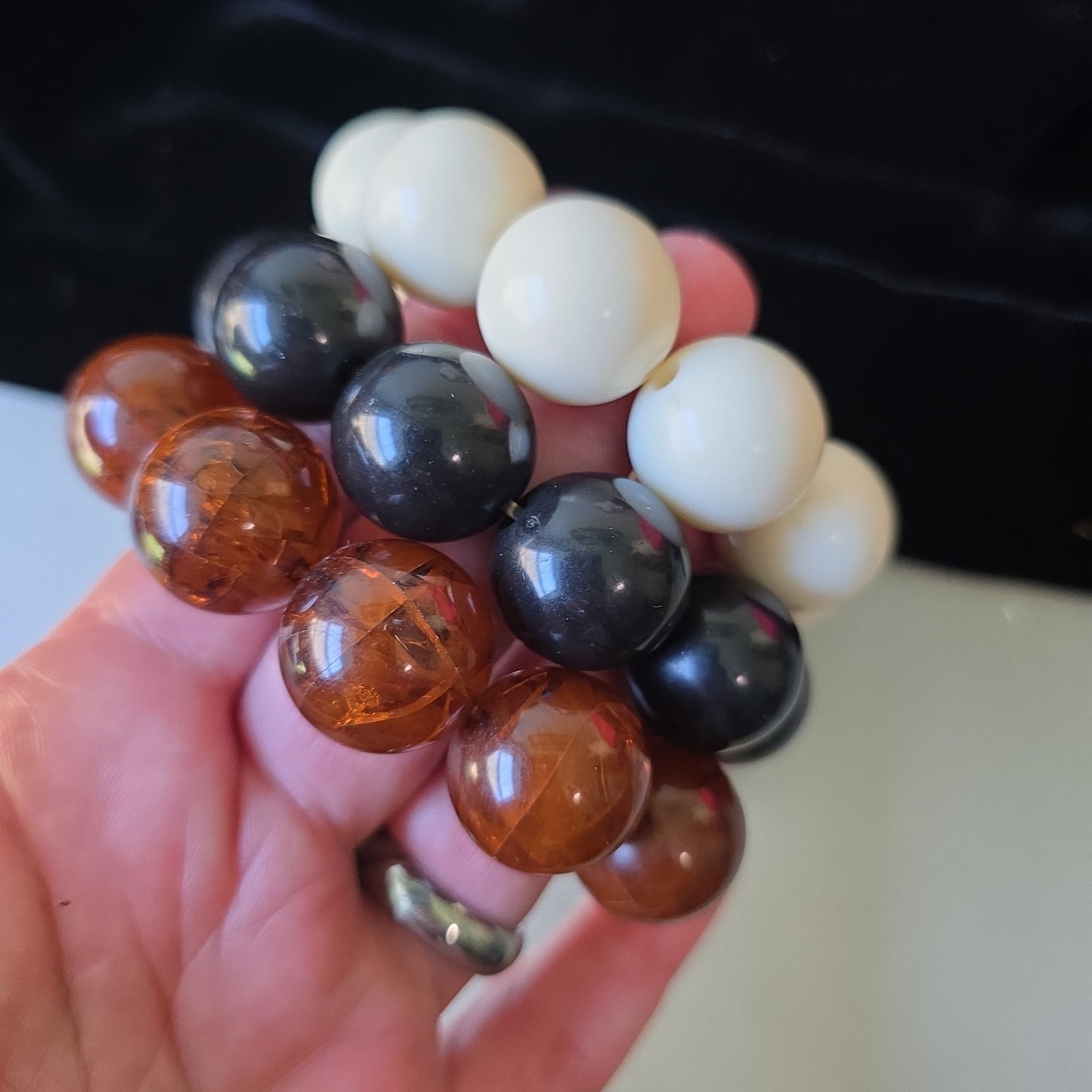 Vintage Chunky Black Ivory Amber Acrylic Beads Stretch Bracelets Lot of 3 7″W