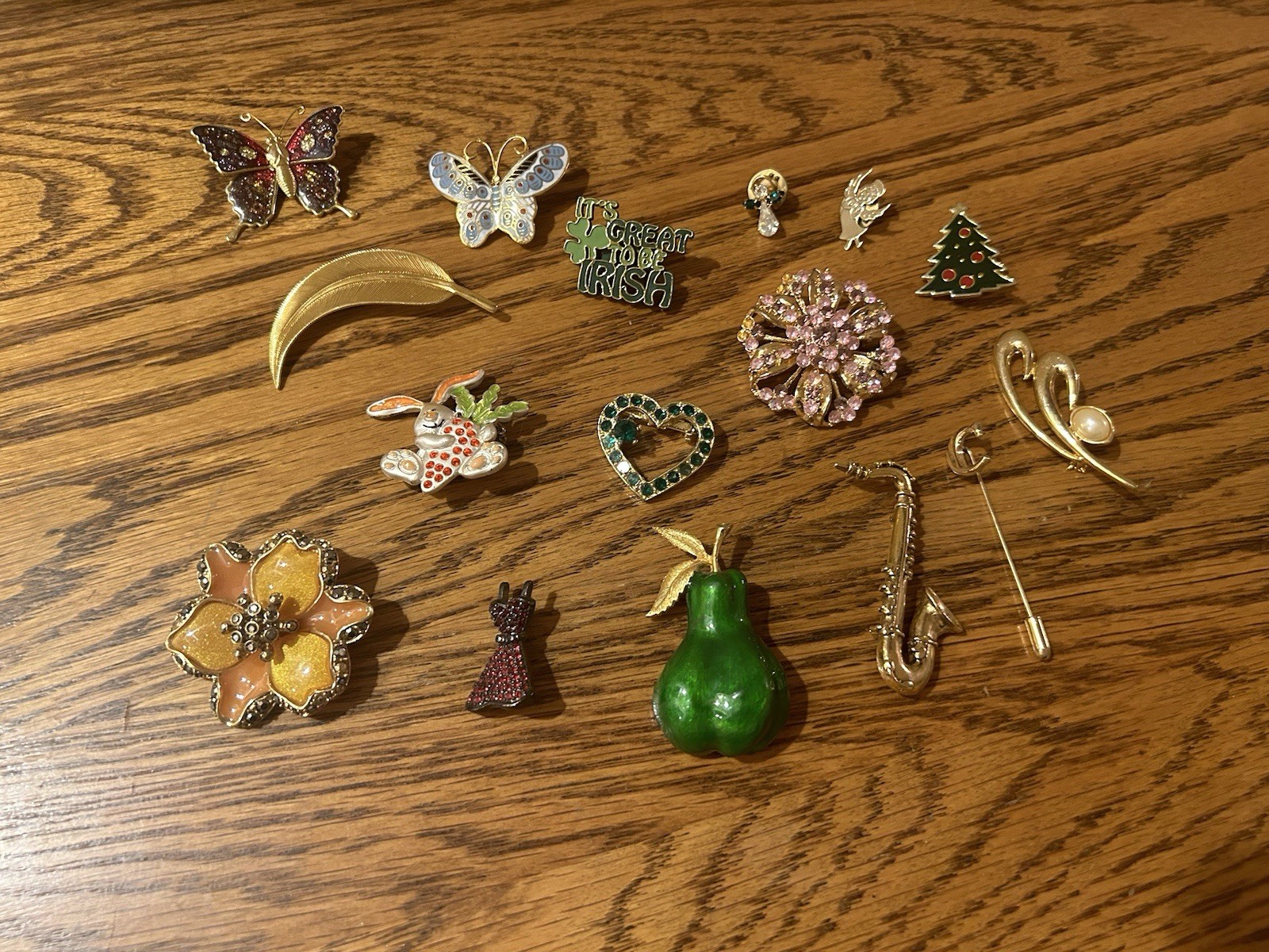 Lot of Vintage Pins & Brooches Flower Music Holiday Fruit 60’s 70’s 80’S