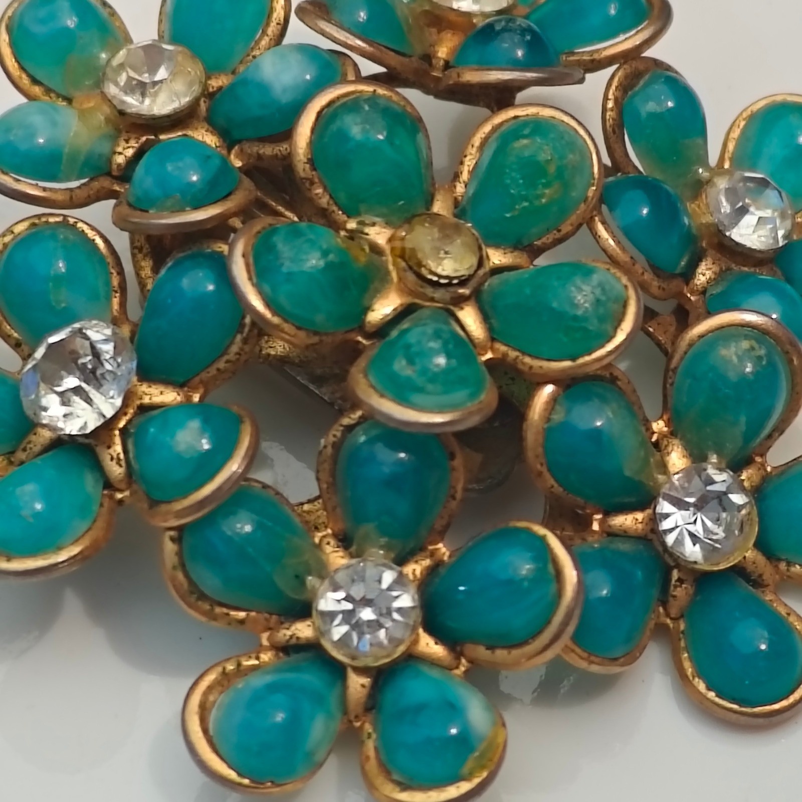 Vintage 1960 Teal Floral Cluster Clip On Earrings Gold Tone Rhinestone Turquoise