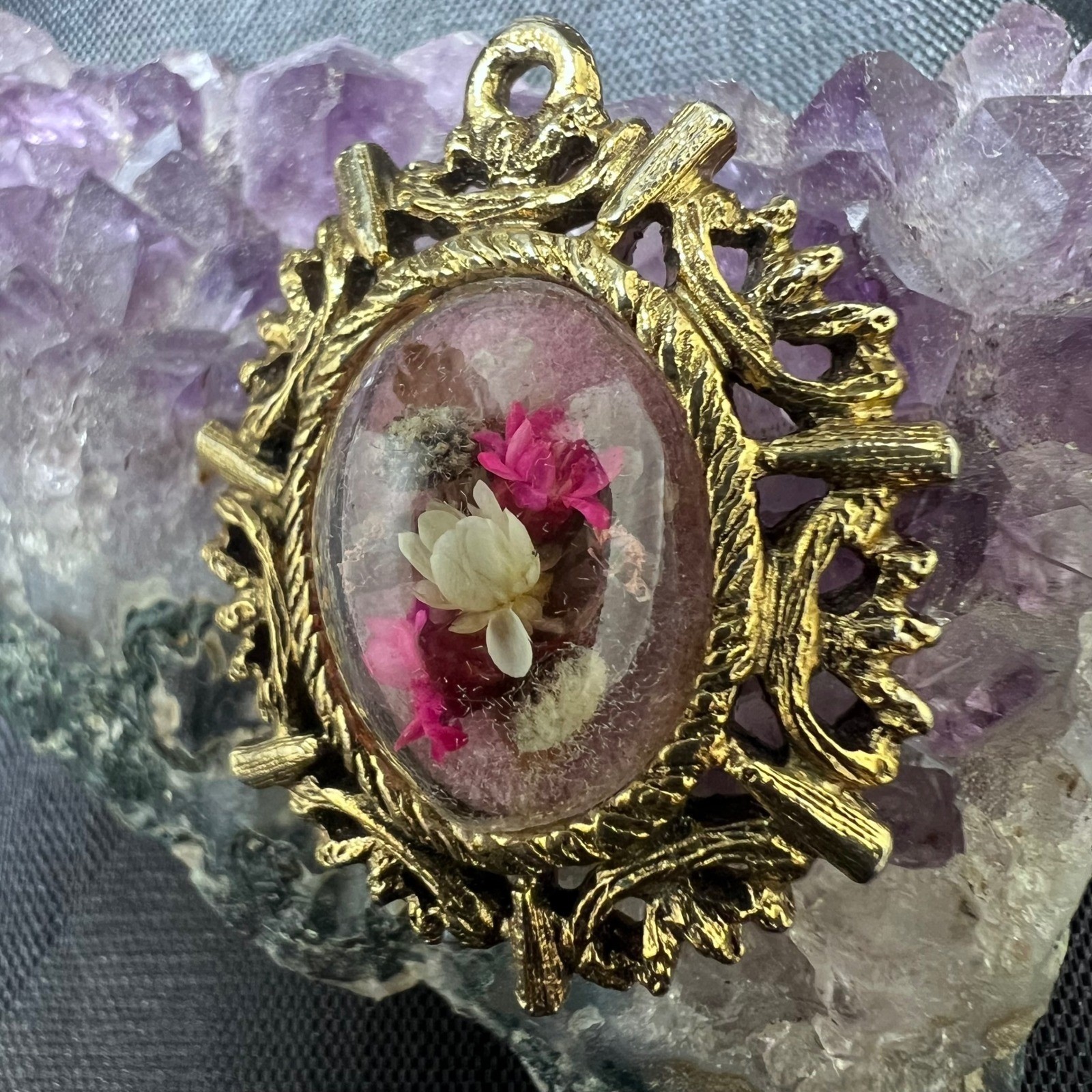 Vtg Dried Flower Pendant Handmade Signed Lucite Dome Gold Tone Victorian Gothic