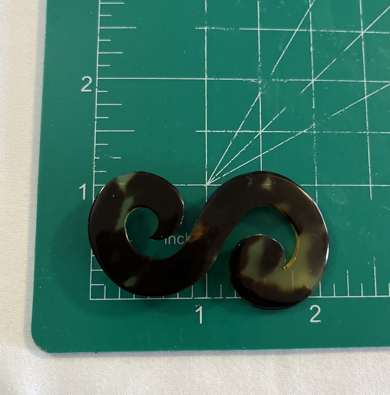 Vintage 1930s 1950s Celluloid Plastic Faux Tortoise She’ll Initial S Brooch Art
