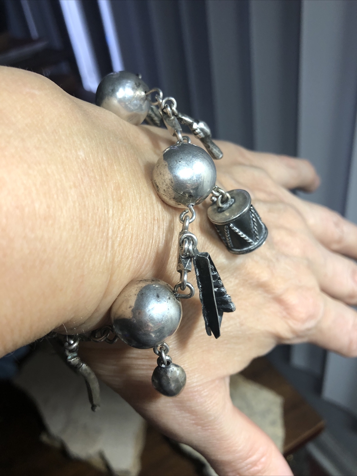 Vintage GUATEMALA Silver 900 Many Figural Dangle Charm Ball Link bracelet 7 1/2″