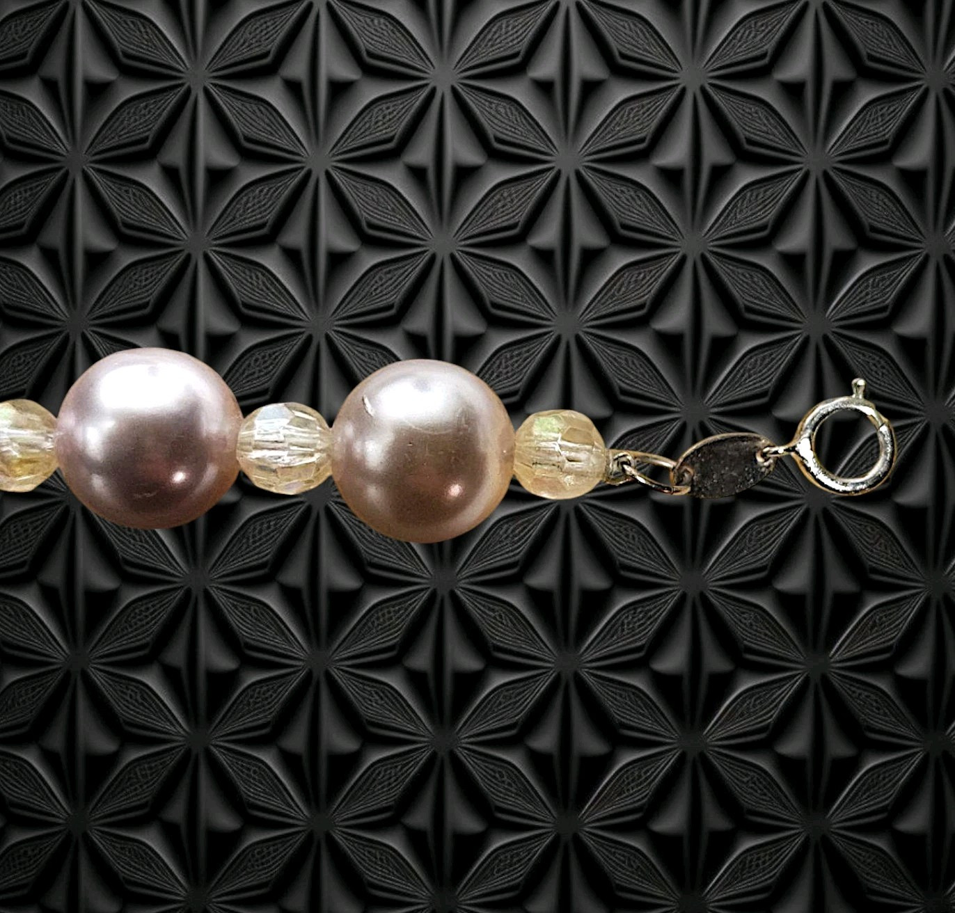 Joan’s Collectibles Vintage Faux Pearl Plastic Crystal Rhinestone Bead Necklace