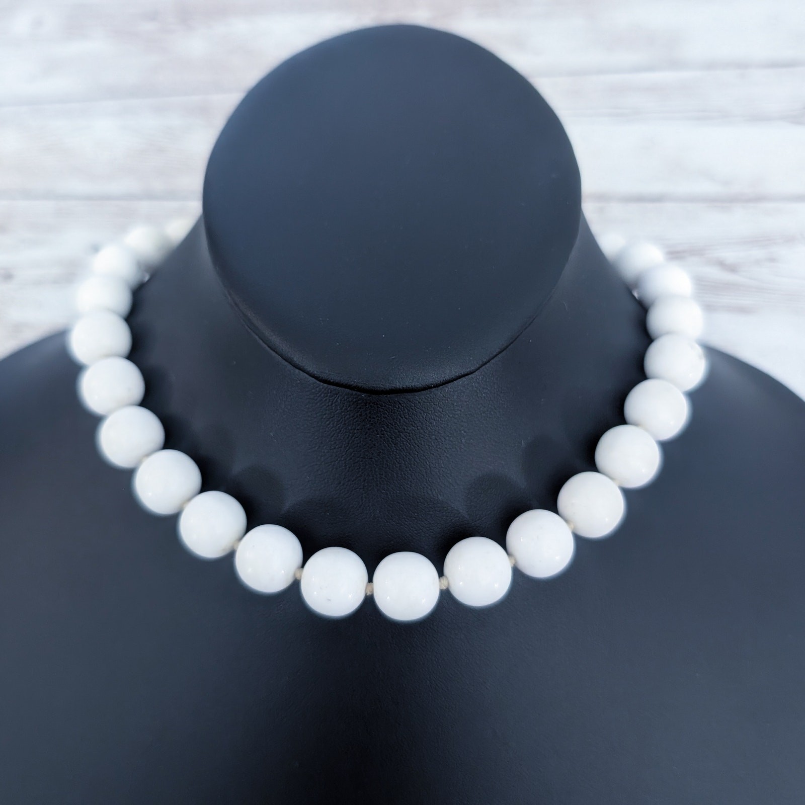 Vintage Necklace Statement Retro Off White Ball Style – Marks & Discoloration