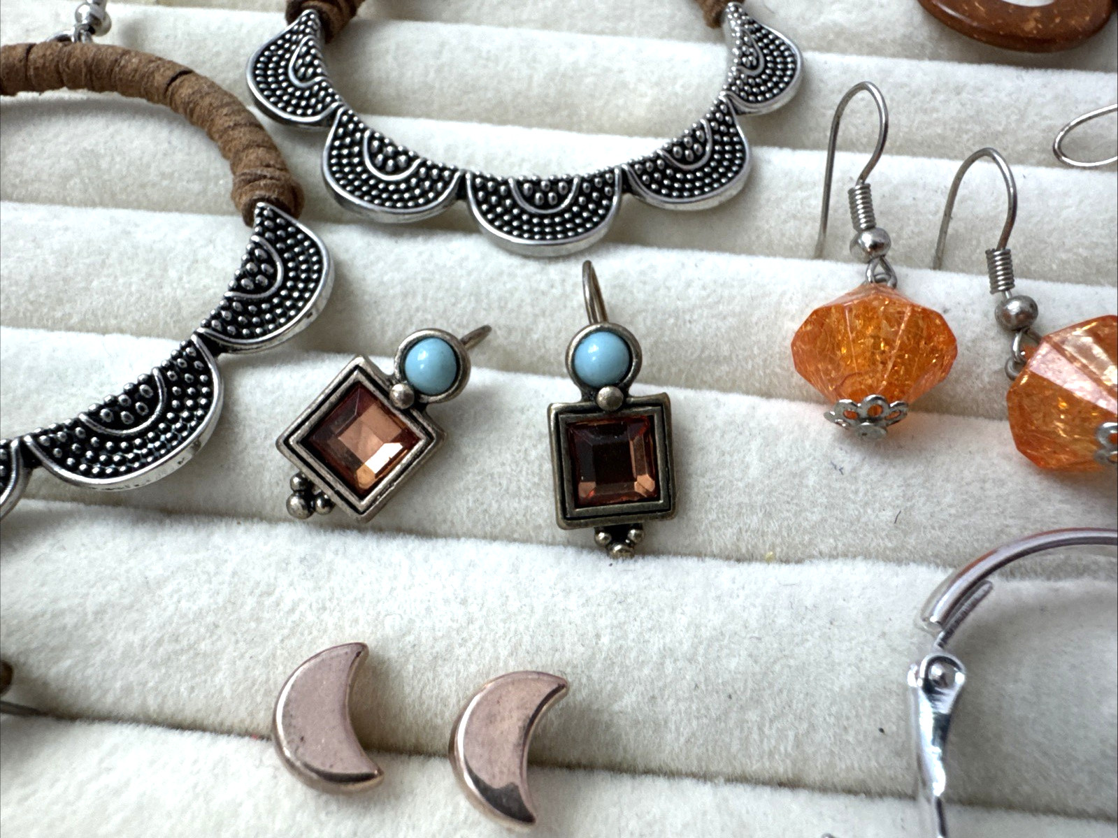 8 pc earthTones VTG Earrings LOT 1980s 90s boho hippie witchy y2k textured metal