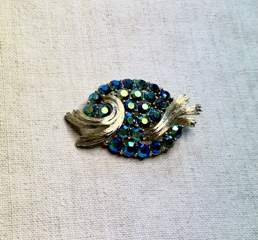 Vintage Signed Lisner Teal Blue AB Gold Tone Swishes Brooch Rare Beauty!