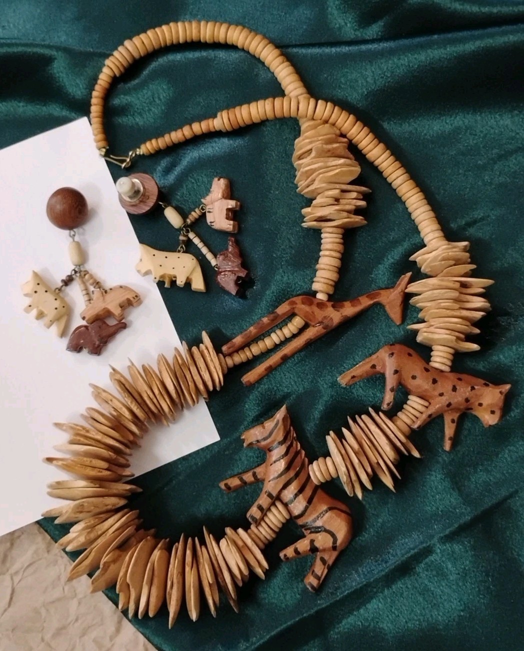 Vintage WOODEN Chip Beaded 28″ Necklace AND Earrings ft. Carved Animals!