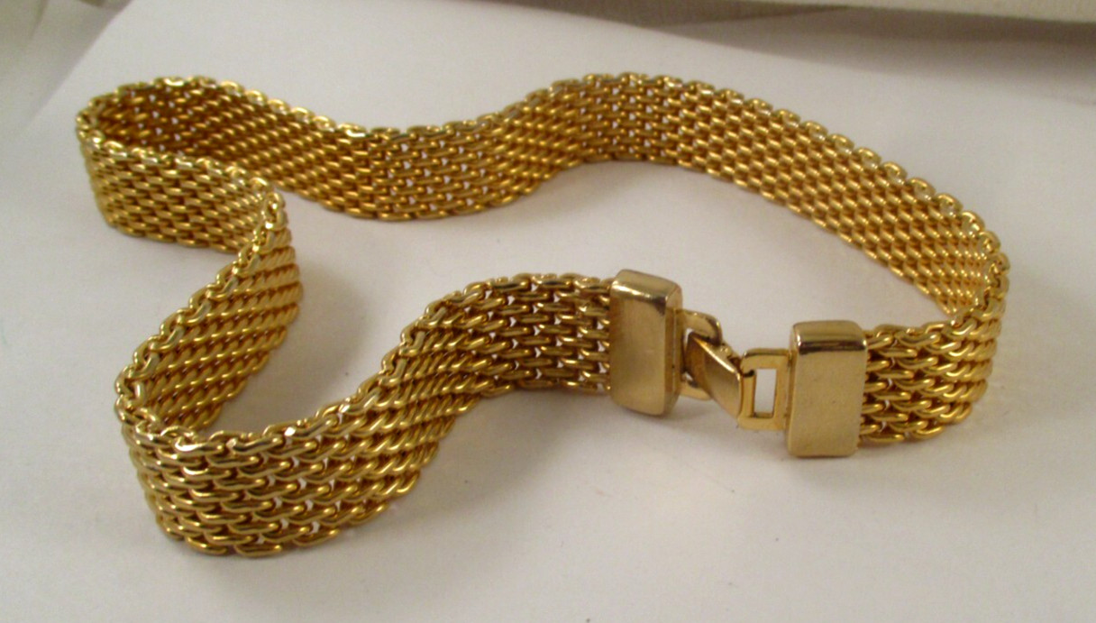 (4) Vintage GOLD TONE PLATED NECKLACES