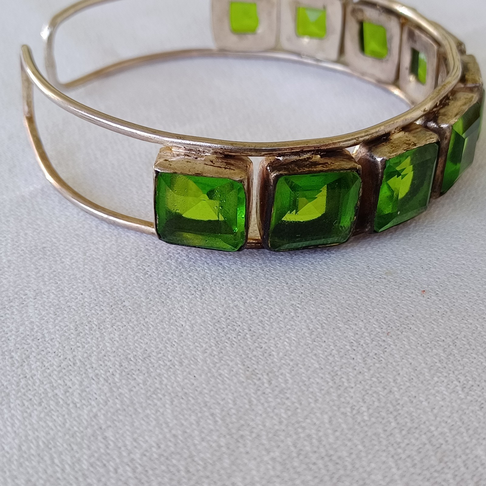 Vintage Sterling Artisan Bangle Bracelet Lge. Lime Green Square Stones 7.75″ Adj