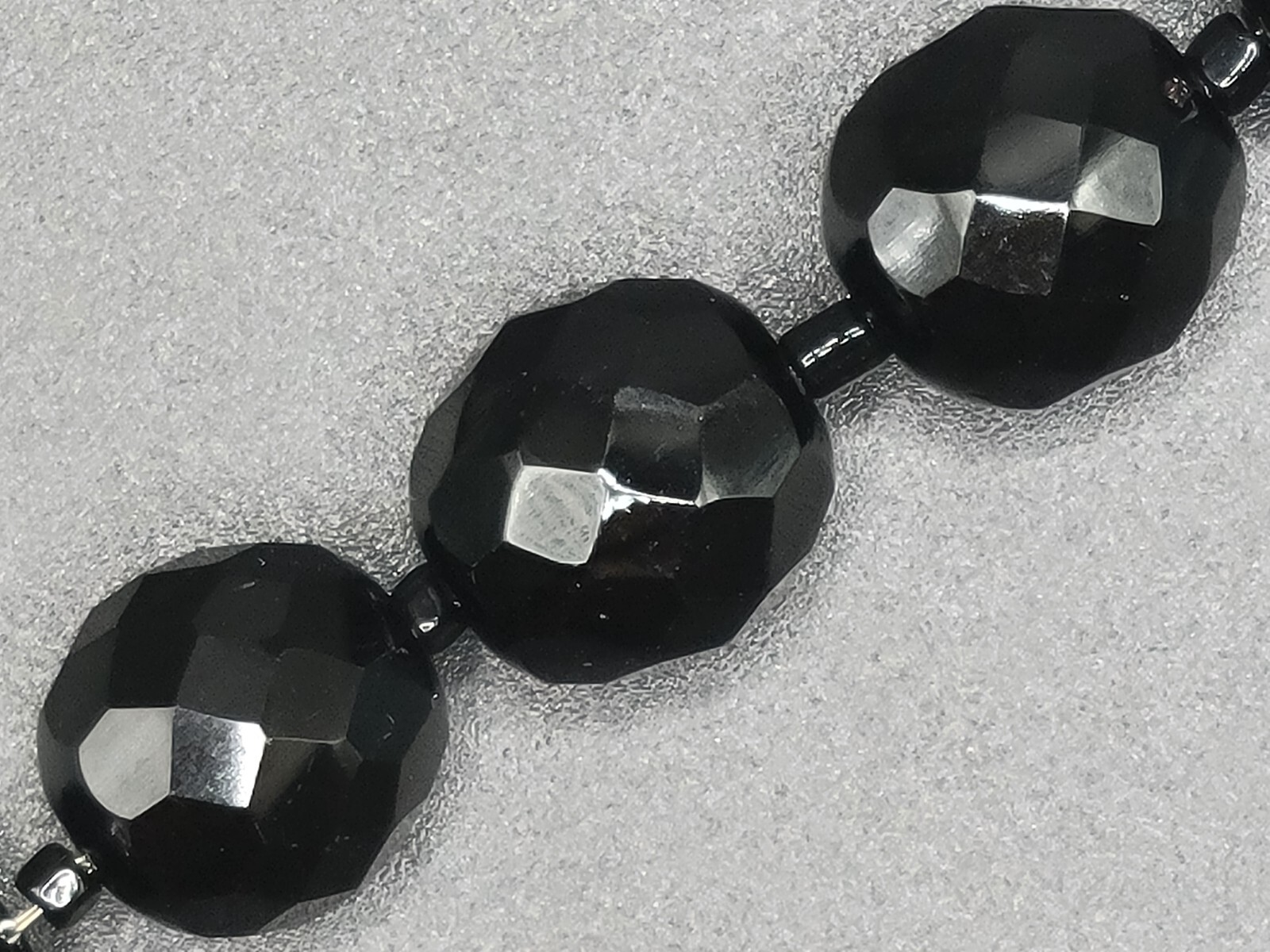 Vintage HOBE Beaded Necklace JET BLACK FACETED 10mm Beads 15-17″ CHOKER Classic