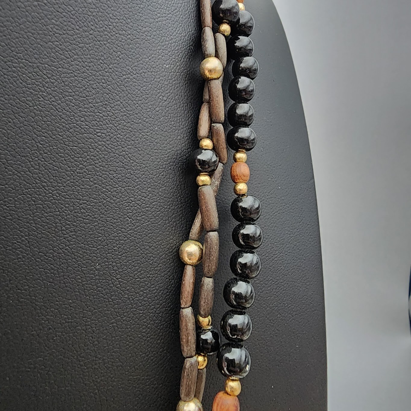 Vtg Lee Sands Crab Claw Shaped Shell Inlay Pendant Stone Black Beads Necklace