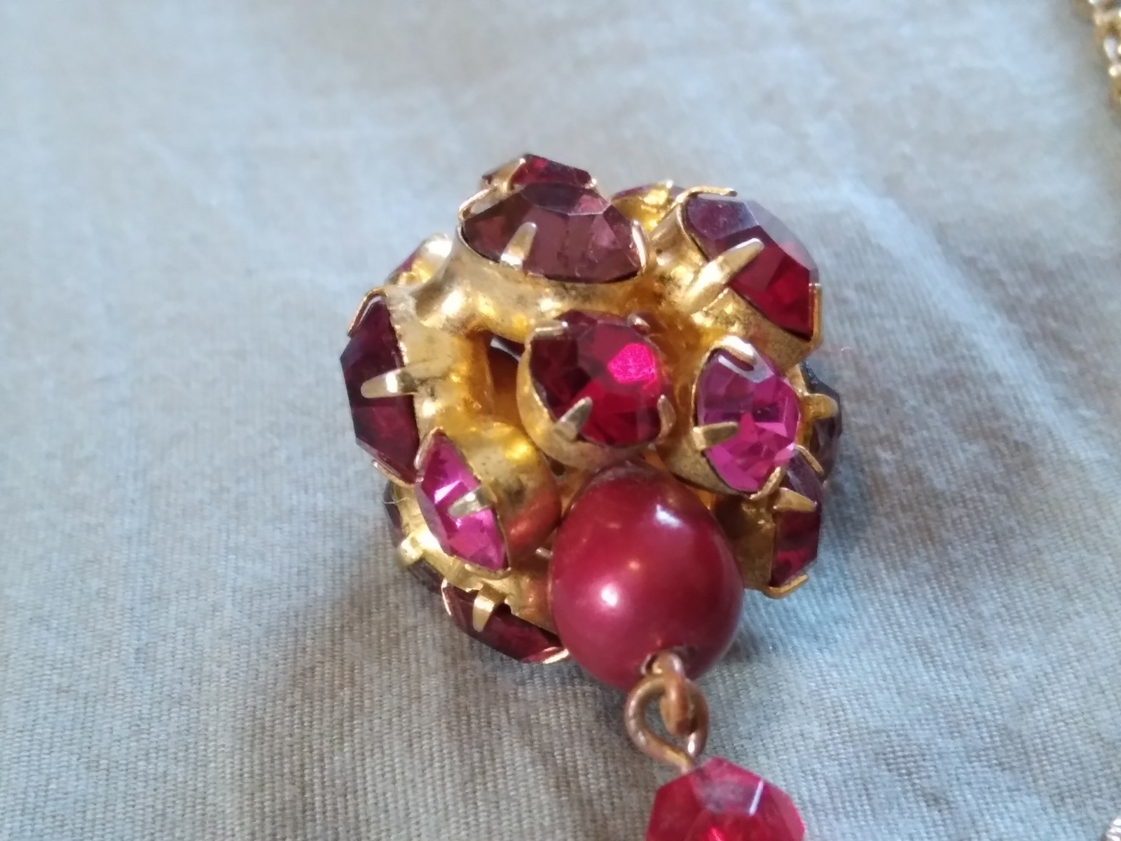 Vintage Pink Red Purple Rhinestone Pendant Necklace.