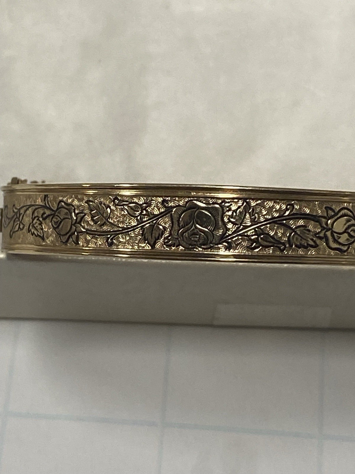 Vintage Winard Bracelet Bangle Hinged 12K Gold Filled Approx 1/2 Wide