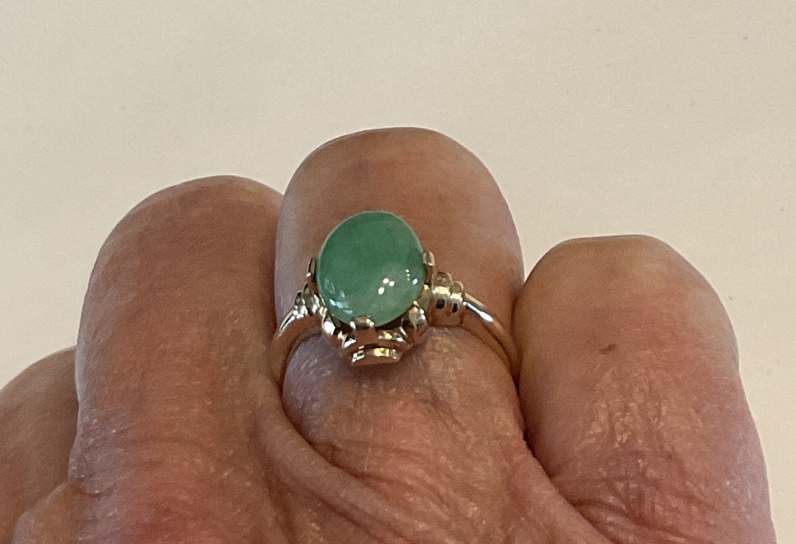 Vintage 14K Yellow Gold 9.5mm Light Green Jade Jadeite Ring 2.63 gr Size 5 1/2