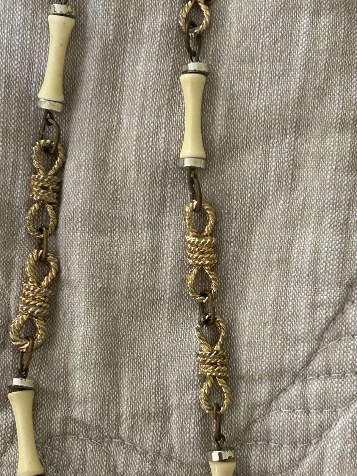 Vintage Fashion Jewelry Ivory Stations And Gold Tone Knots 24 ins