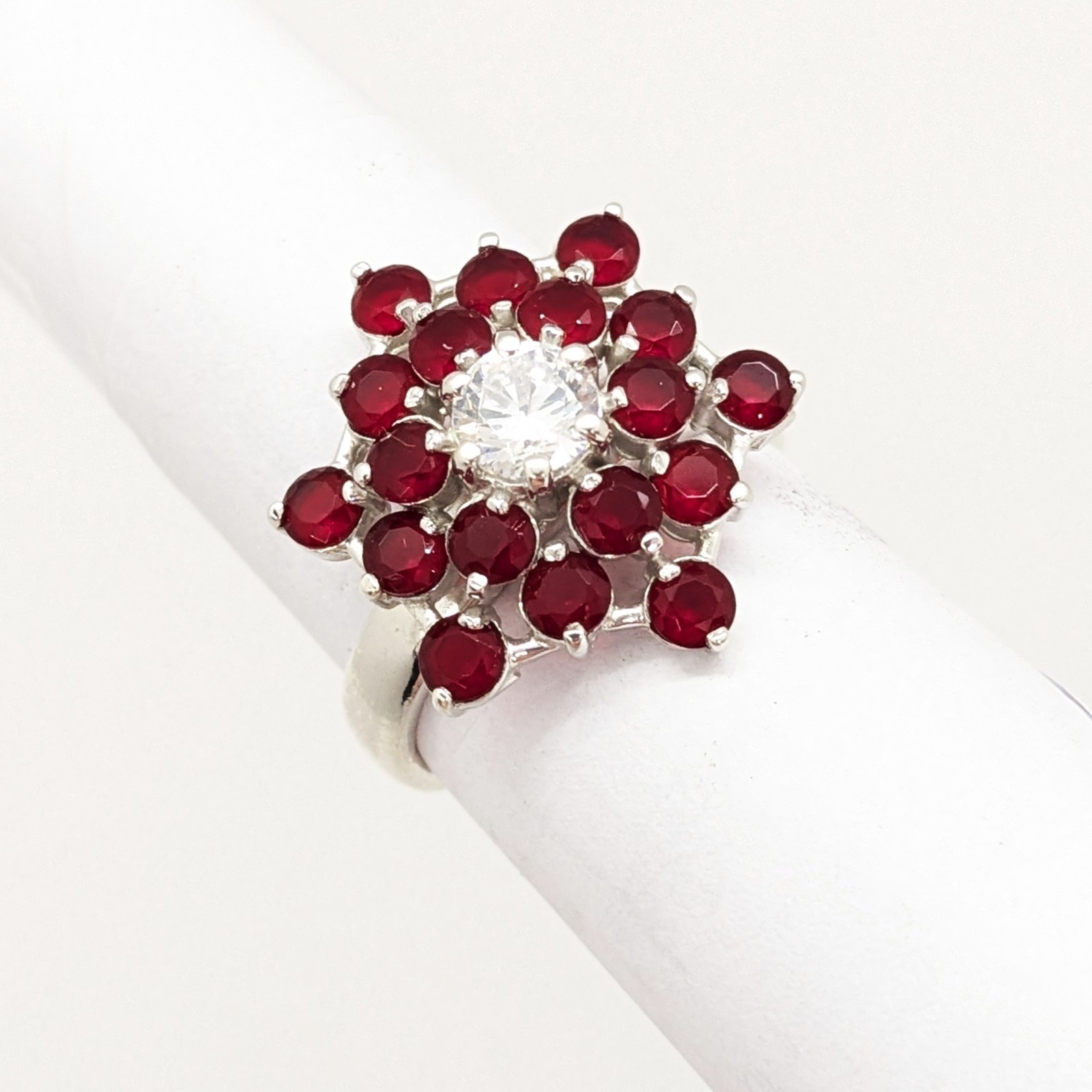 Vintage Luxury RING Sterling Silver 925 with Bright Stones -size: 7.5 (18mm) #68