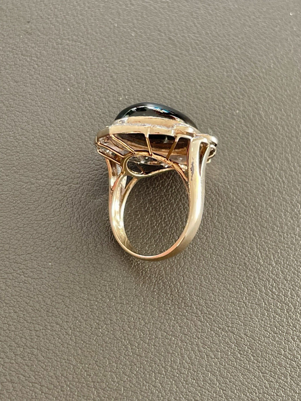 14KT Yellow/White Gold Black Onyx And Diamond Ring. Size 7.5 (Q292)