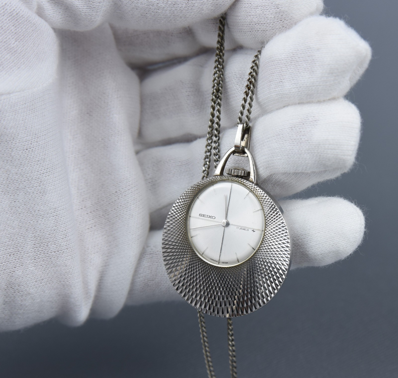 Vintage Seiko 17 Jewels Pendant Watch Manual-Wind Silver Tone Japan 1973 ’70s