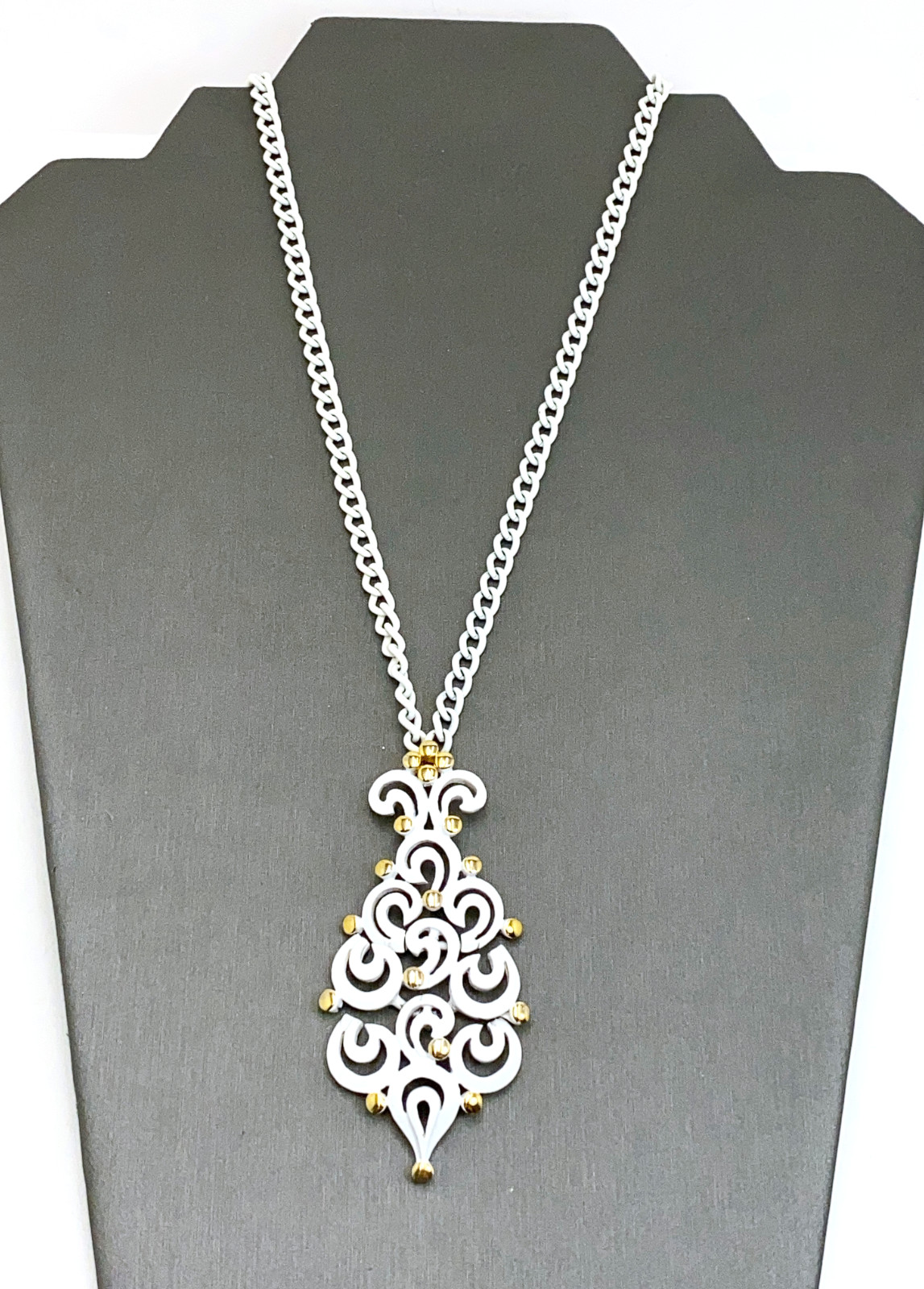 Vintage MONET Pendant Necklace 1974 MANTILLA White Enamel Articulated 28″ Chain