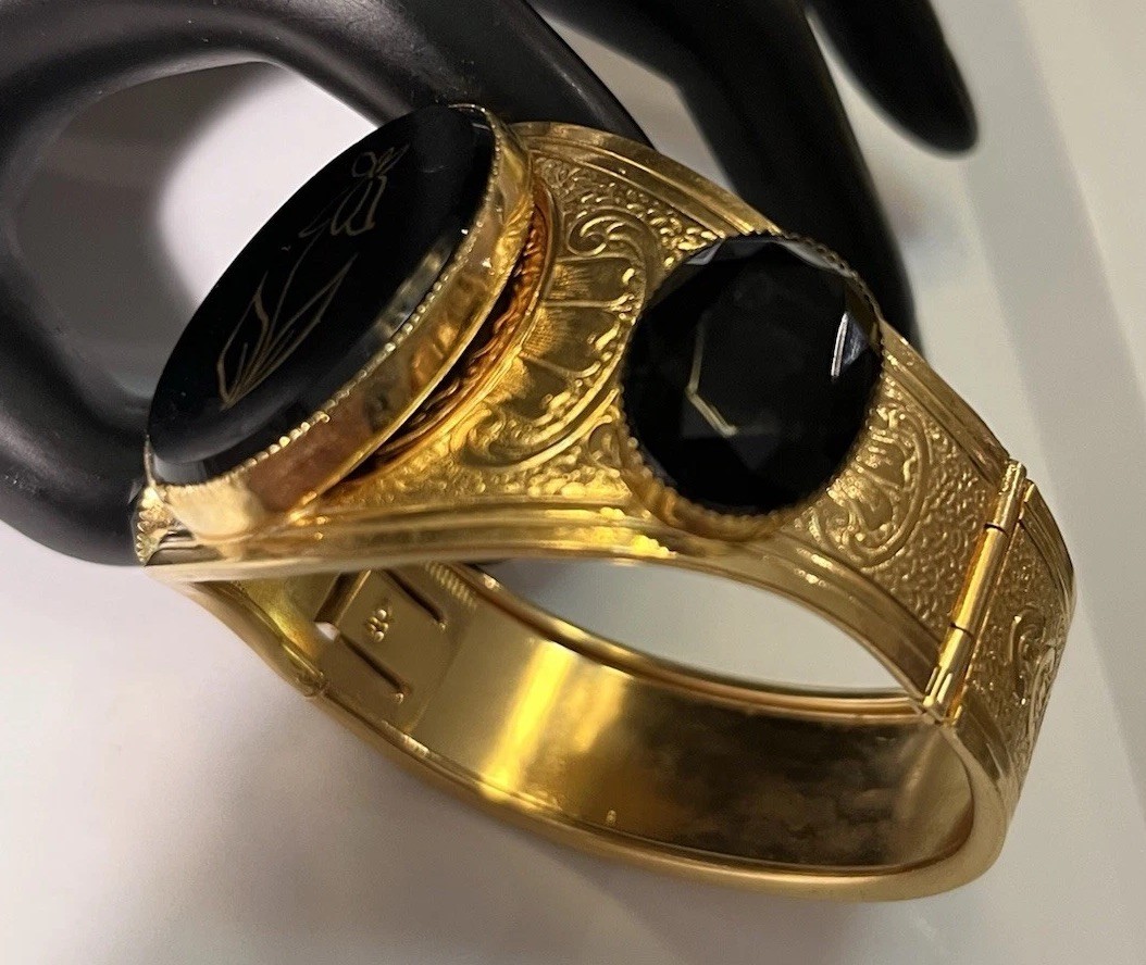 Vtg Victorian Morning Revival Gold Tone Etched Flower Motif Wide Hinged Bracelet