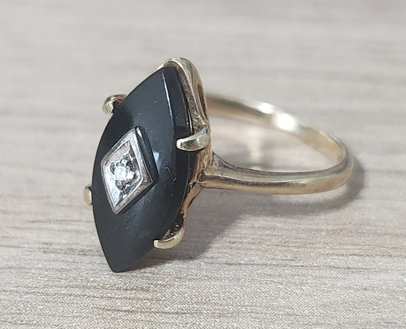 Vintage Womens Marquise Black Onyx Ring 10K Yellow Gold Diamond Size 4