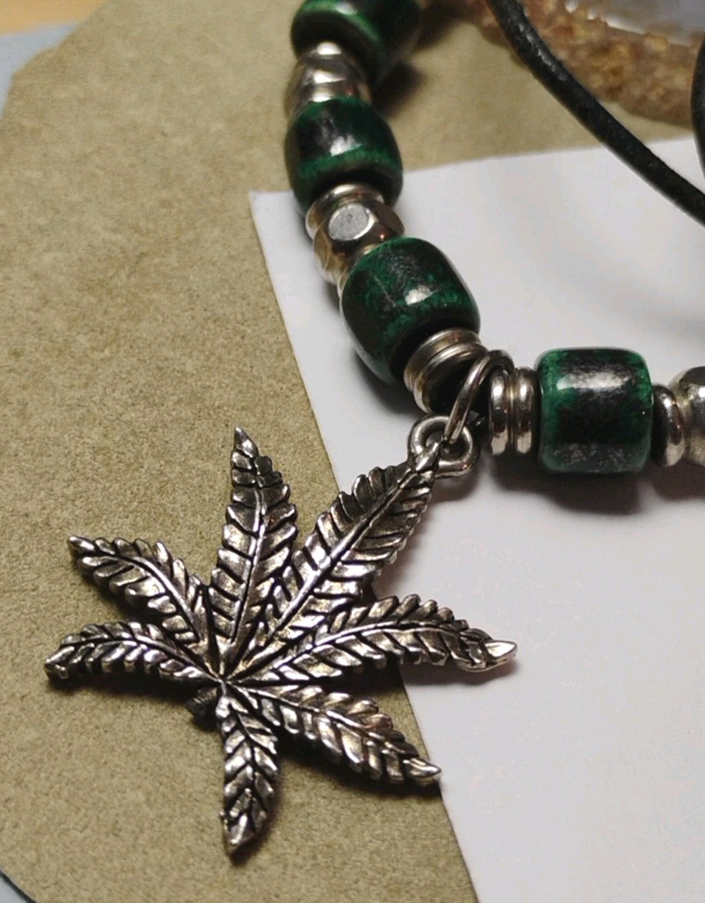 Vtg HEMP/CANNABIS Charm/Pendant Necklace, 20″ Silver Tone, Green Ceramic Beads!