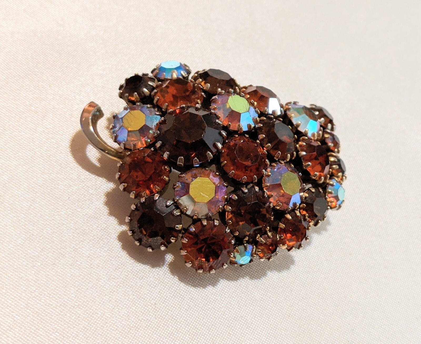 Vintage Unsigned SCHREINER AB Grapes Cluster Prong-Set Rhinestone Brooch Pin