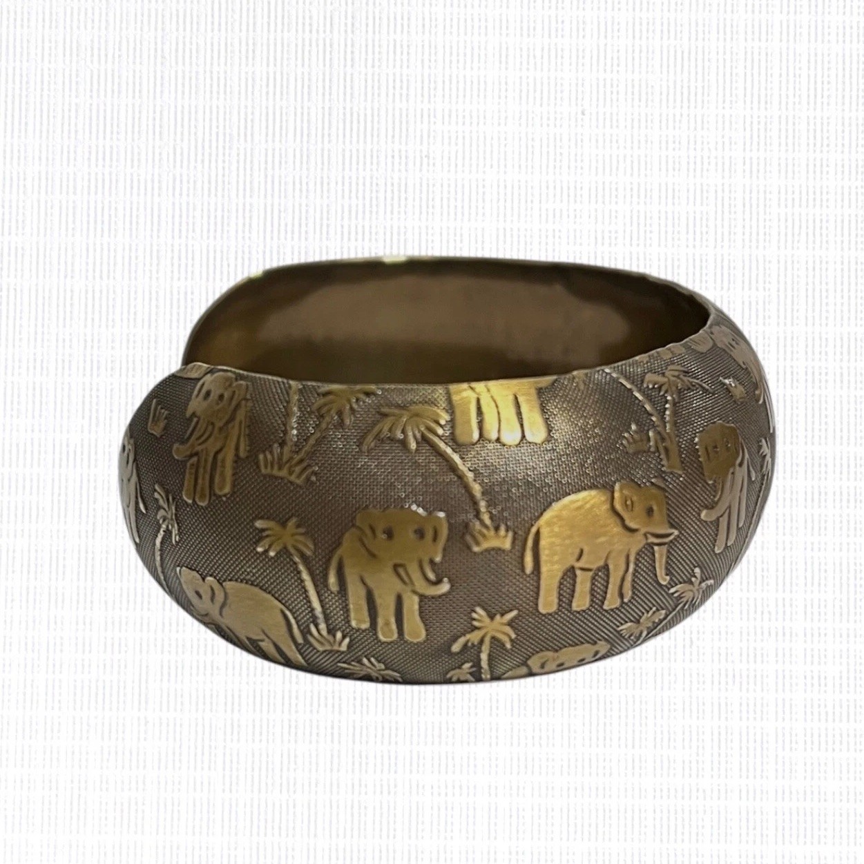 Vintage Bronze Tone Metal Cuff Bracelet Elephant Trees Jungle Safari Adjustable