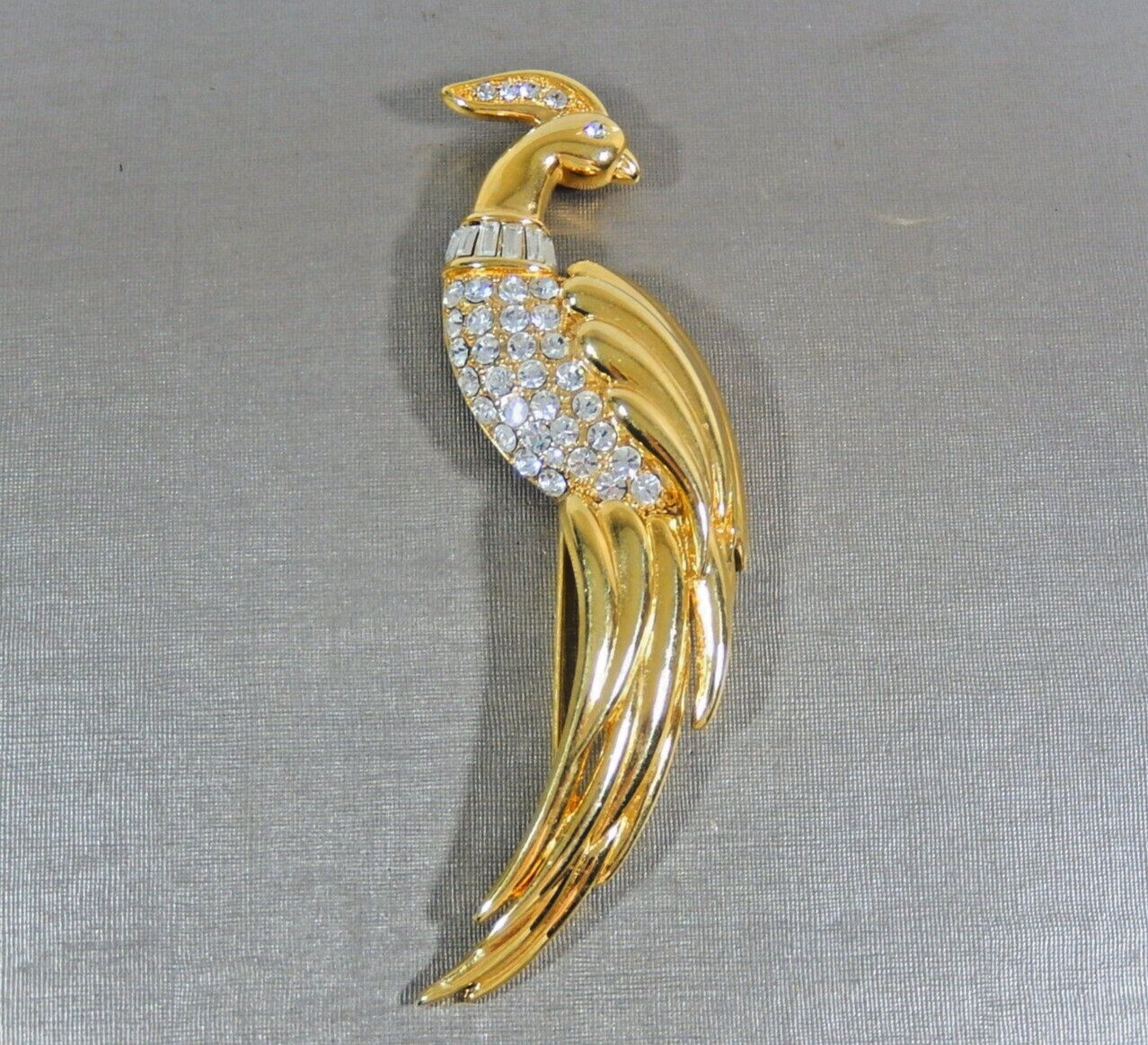 VTG MONET 4.10″ BIRD OF PARADISE SWAROVSKI CRYSTAL GP FIGURAL BROOCH PIN MINTY