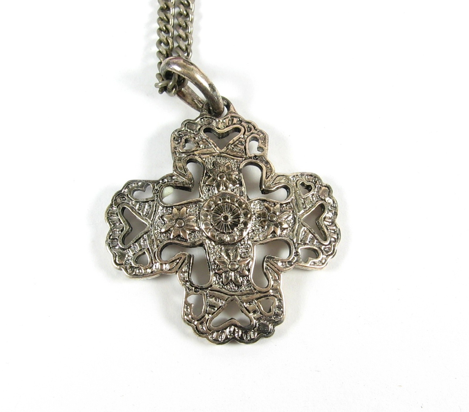 Maltese Cross PREMIER DESIGNS Pendant NECKLACE Vtg Silvertone Flowers Hearts 24″