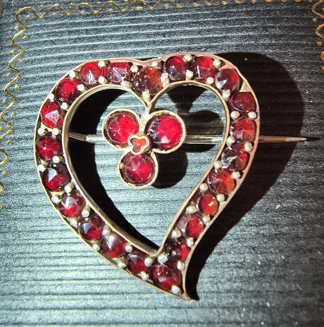 ANTIQUE VICTORIAN GF WITCHES HEART TREFOIL PIN c1890’S