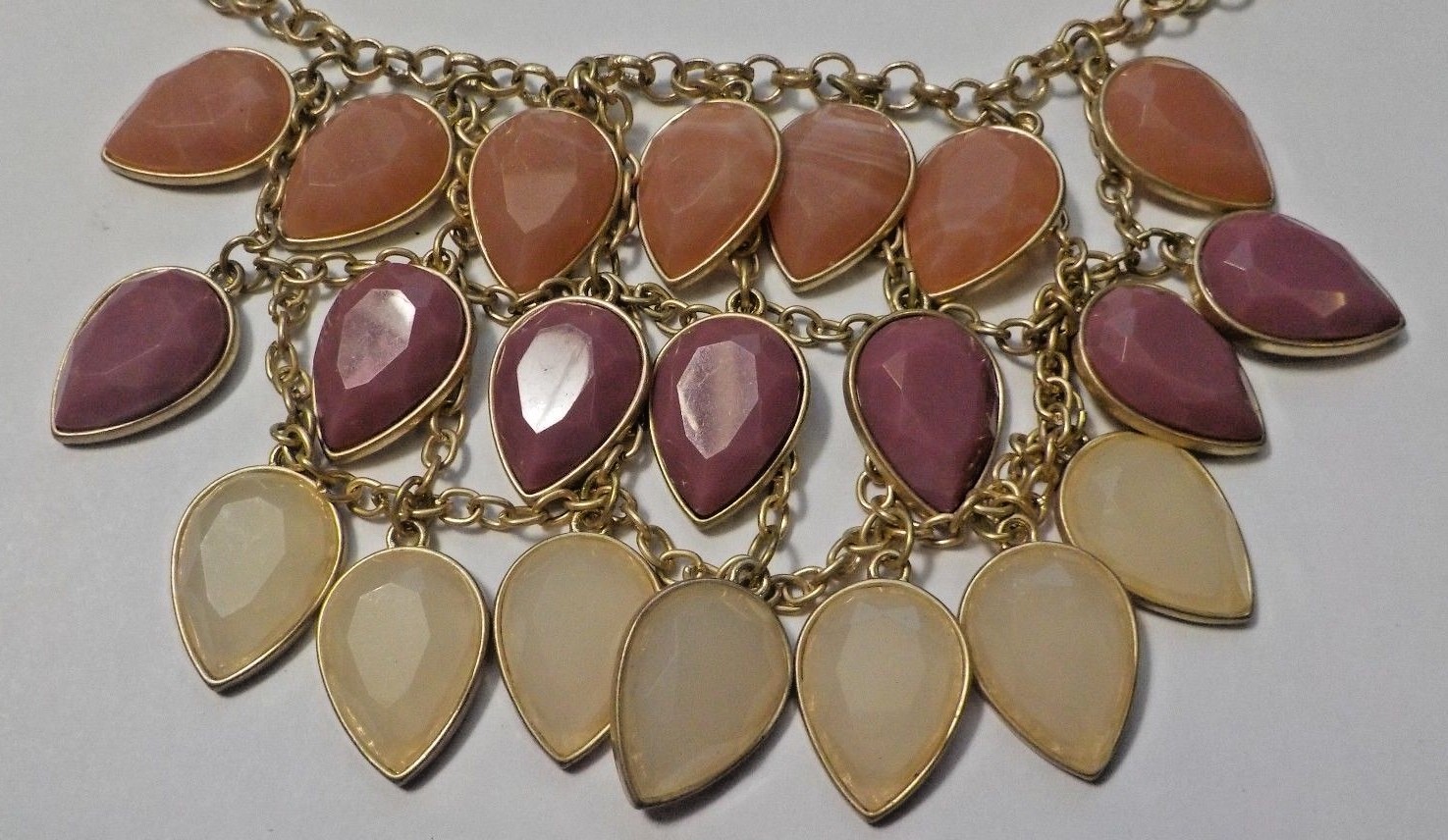 Vintage 17″ Peach, Maroon & Milky Beige Beads & Gold Tone Necklace