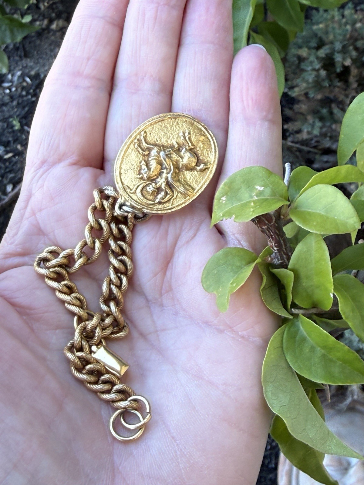 Vintage Alva Museum Replica Charm Medallion On Gold Tone Bracelet