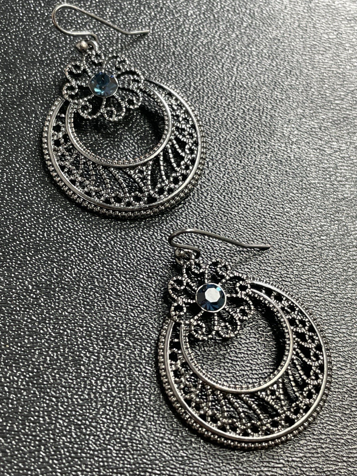 Vintage 1.8” Blue Crystal Rhinestone Silver Tone Metal Dangle Earrings