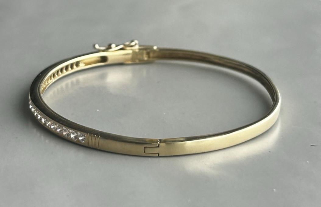 18K Yellow Gold Diamond Bangle Bracelet – 0.80 TCW – Secure Double Clasp