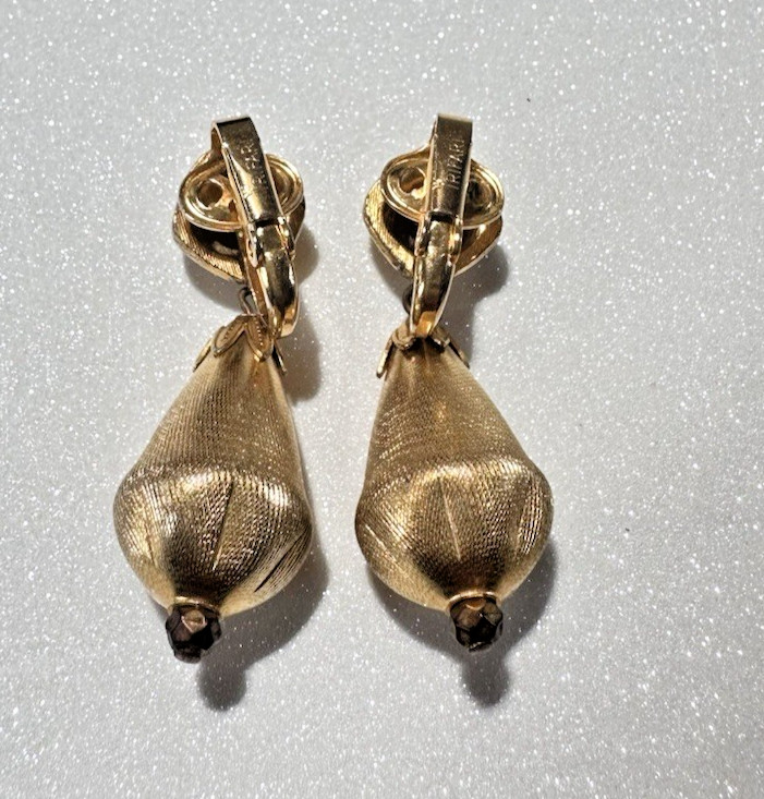 Crown TRIFARI Vintage Brushed Gold Tone Drop Dangle Bead Earrings 1 1/2″