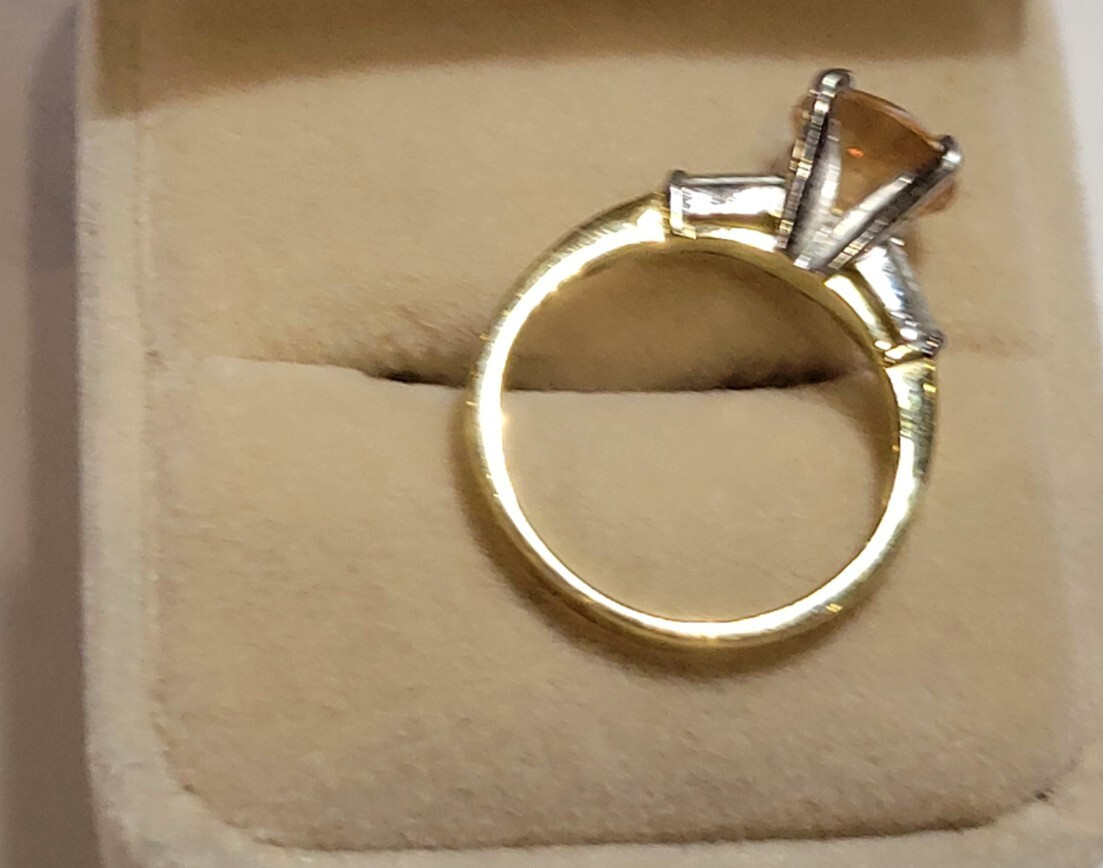 Gorgeous Champagne Crystal Baguette Glass Rhinestones size 8 Gold Tone Ring