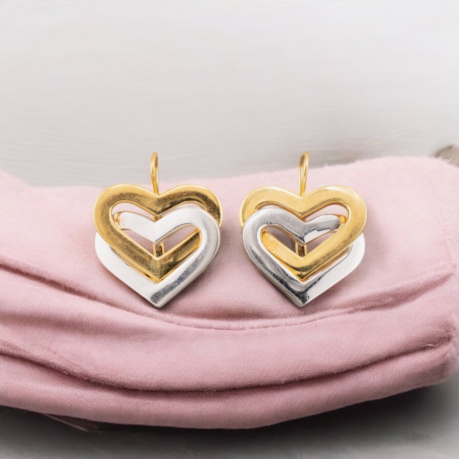 Vintage 18 Karat Two-Tone Overlapping Double Heart Leverback Earrings 1 inch