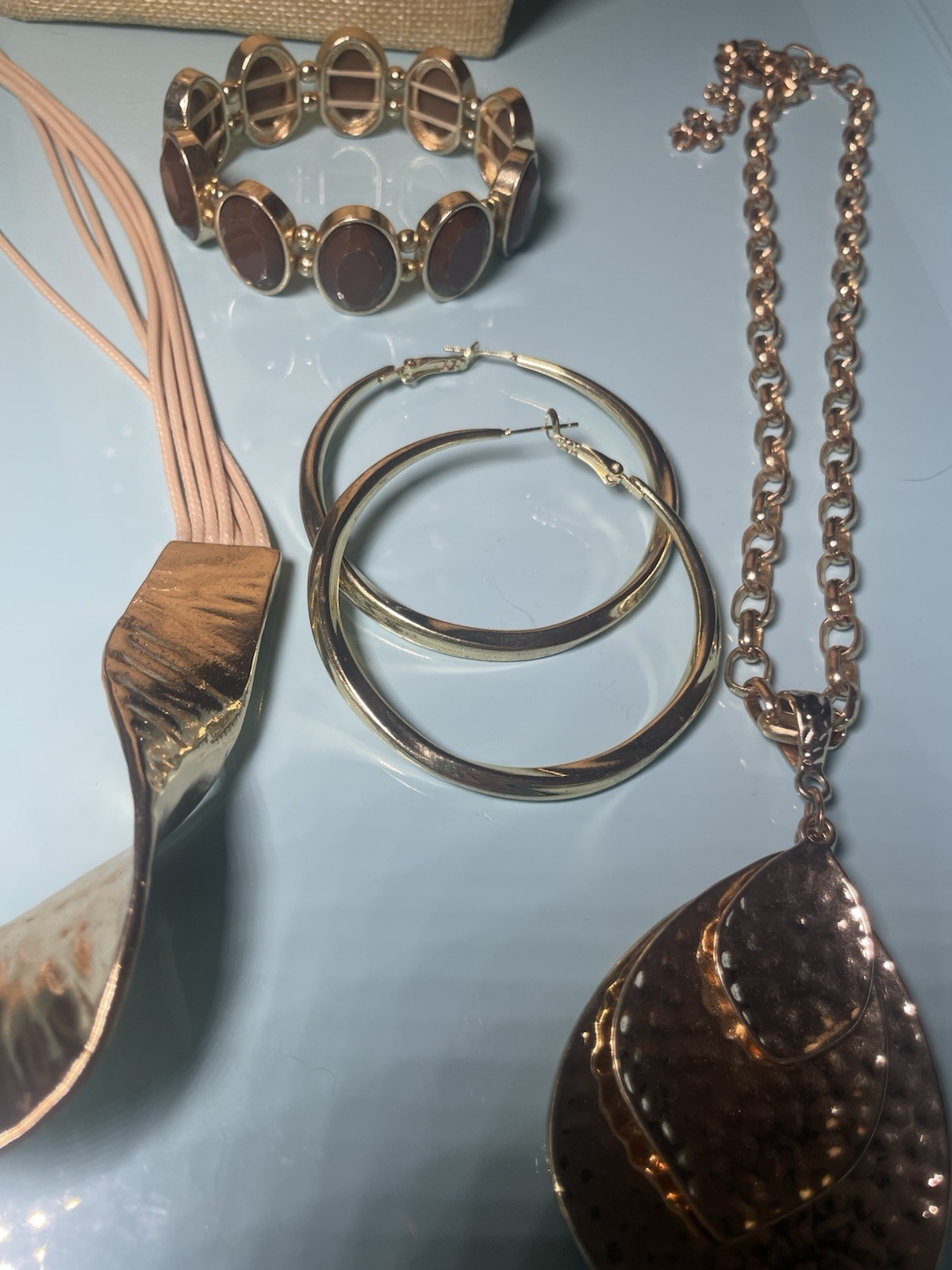 Vintage Gold Tone Fashion Jewelry Lot Necklace Bracelet Hoop Earrings Pendant