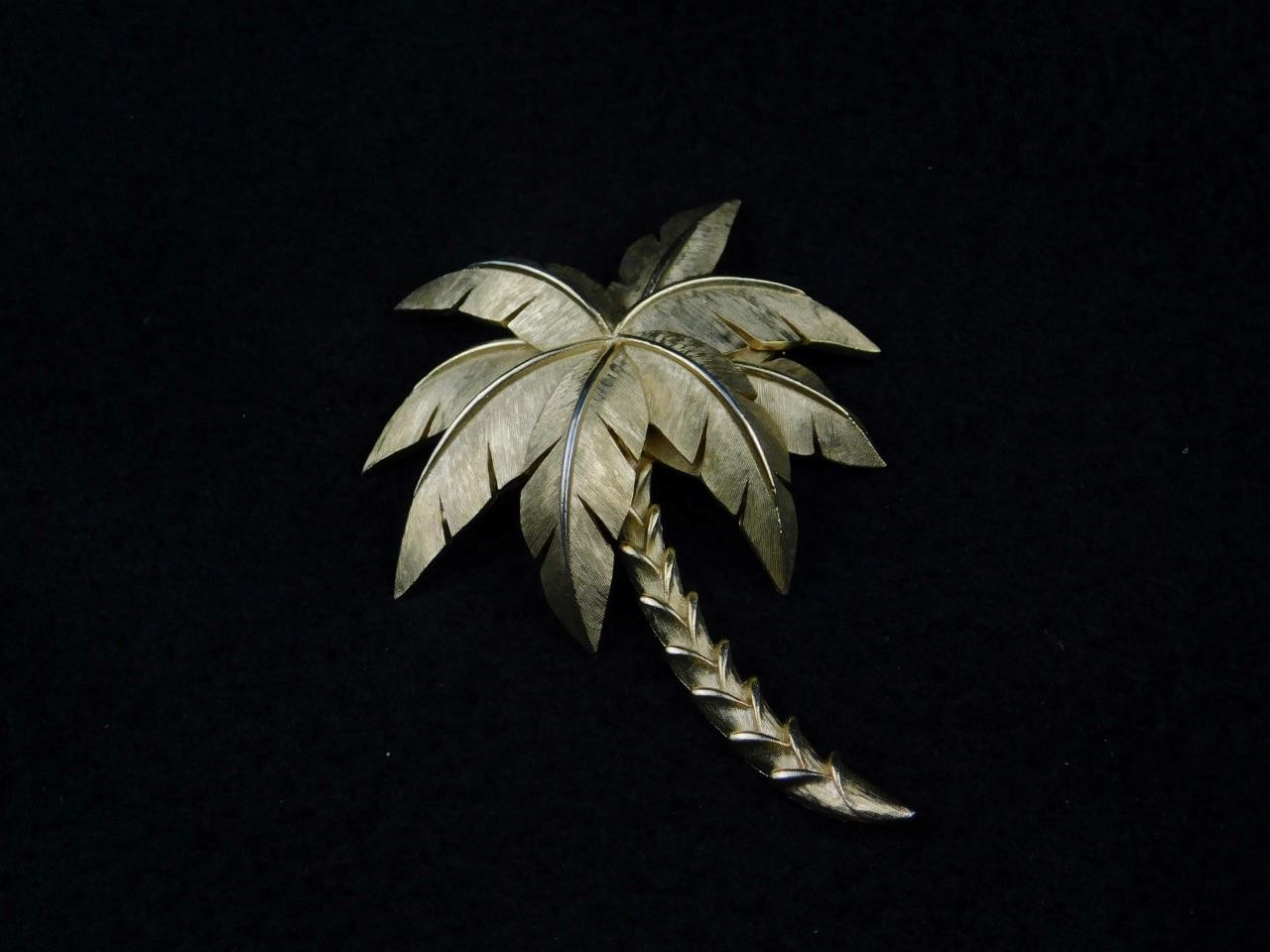 Crown Trifari Gold Tone Palm Tree Brooch Pin