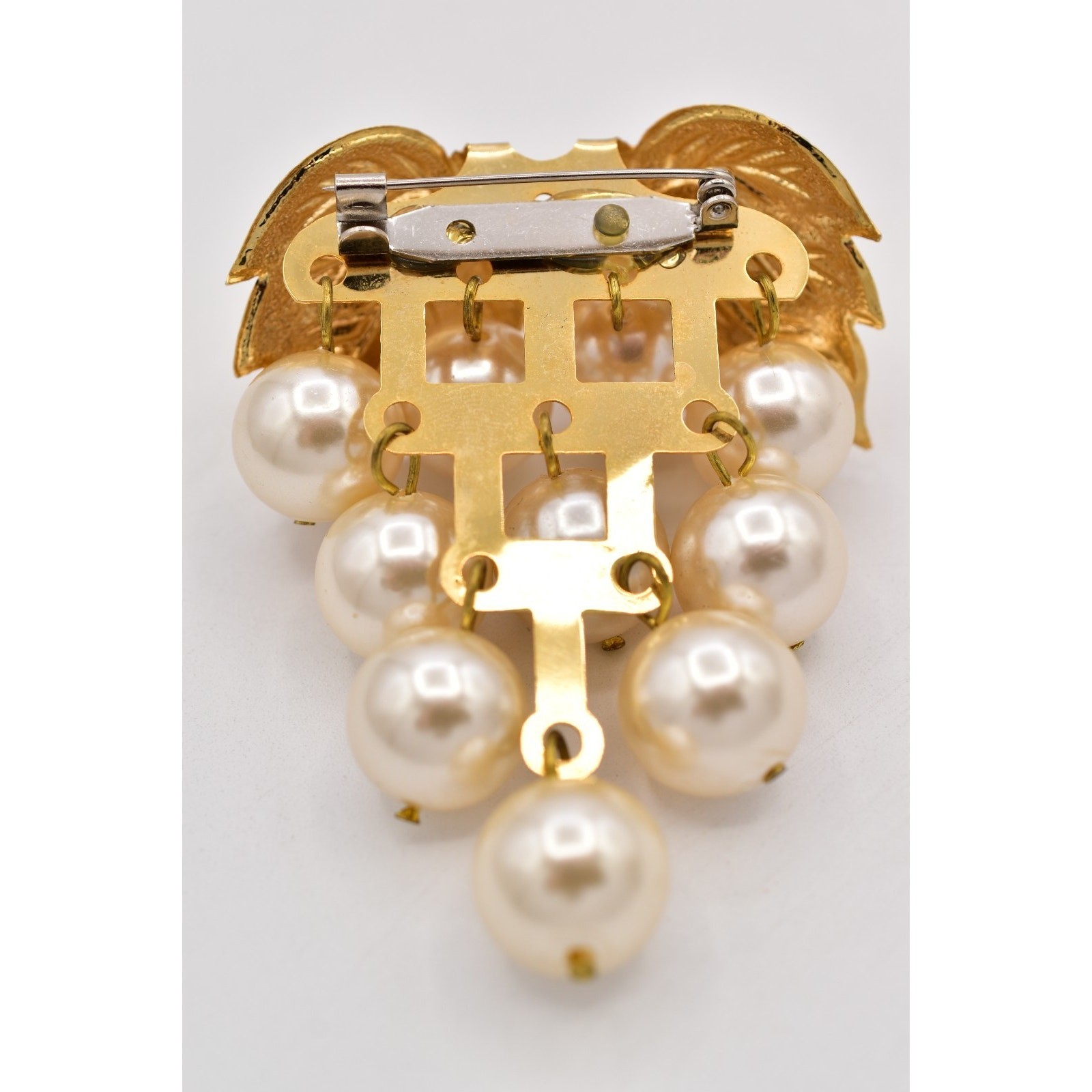 Vintage Grapes Pin Brooch Grapevine Imitation Pearl Gold Leaf Chunky 1990s BinAJ