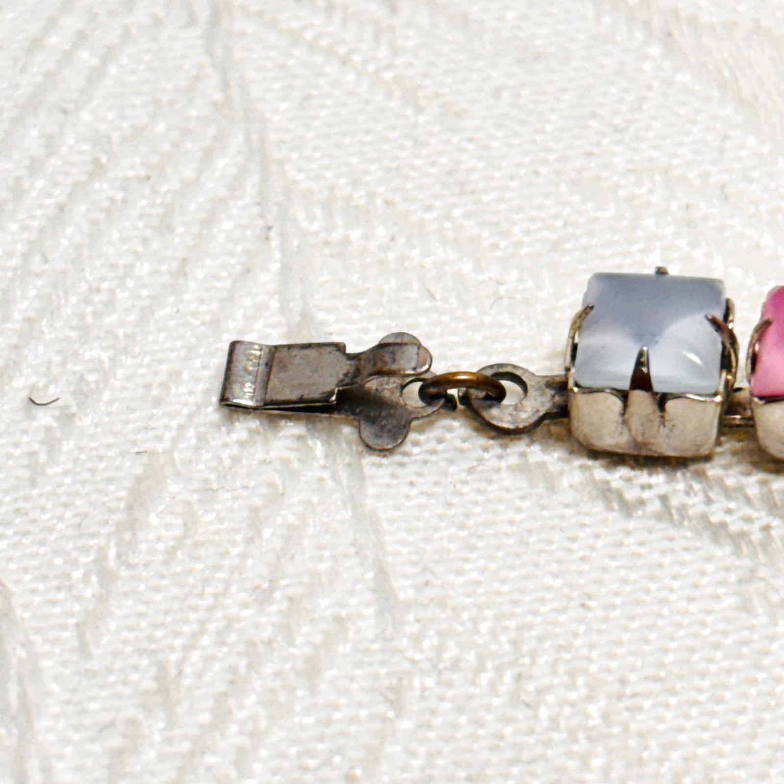 BRACELET pastel blue pink glass faux gem silvertone metal box clasp vintage 7″ c
