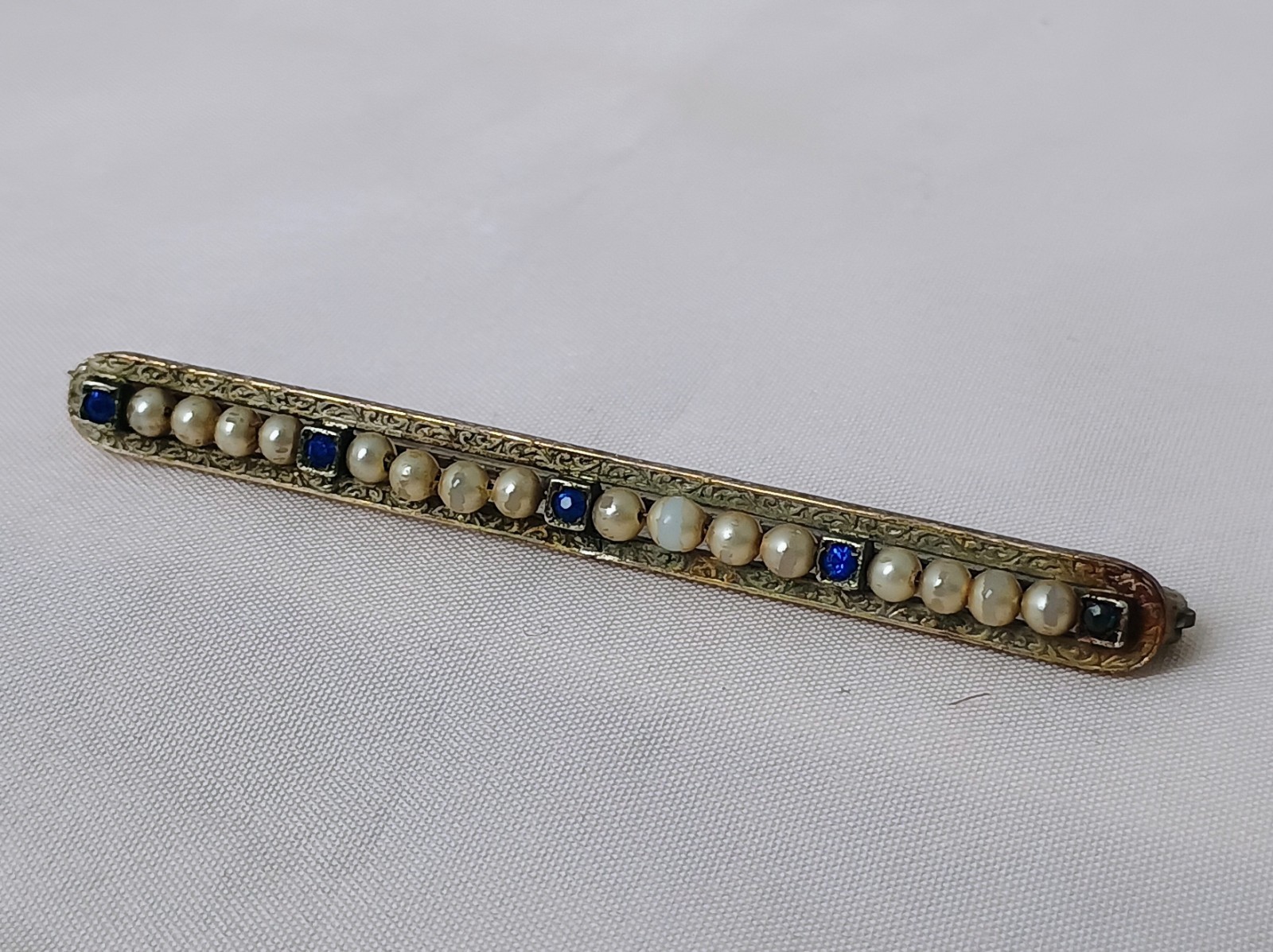 Victorian Unmarked Gold Filled Blue Rhinestone Brooch Pin 2.5″
