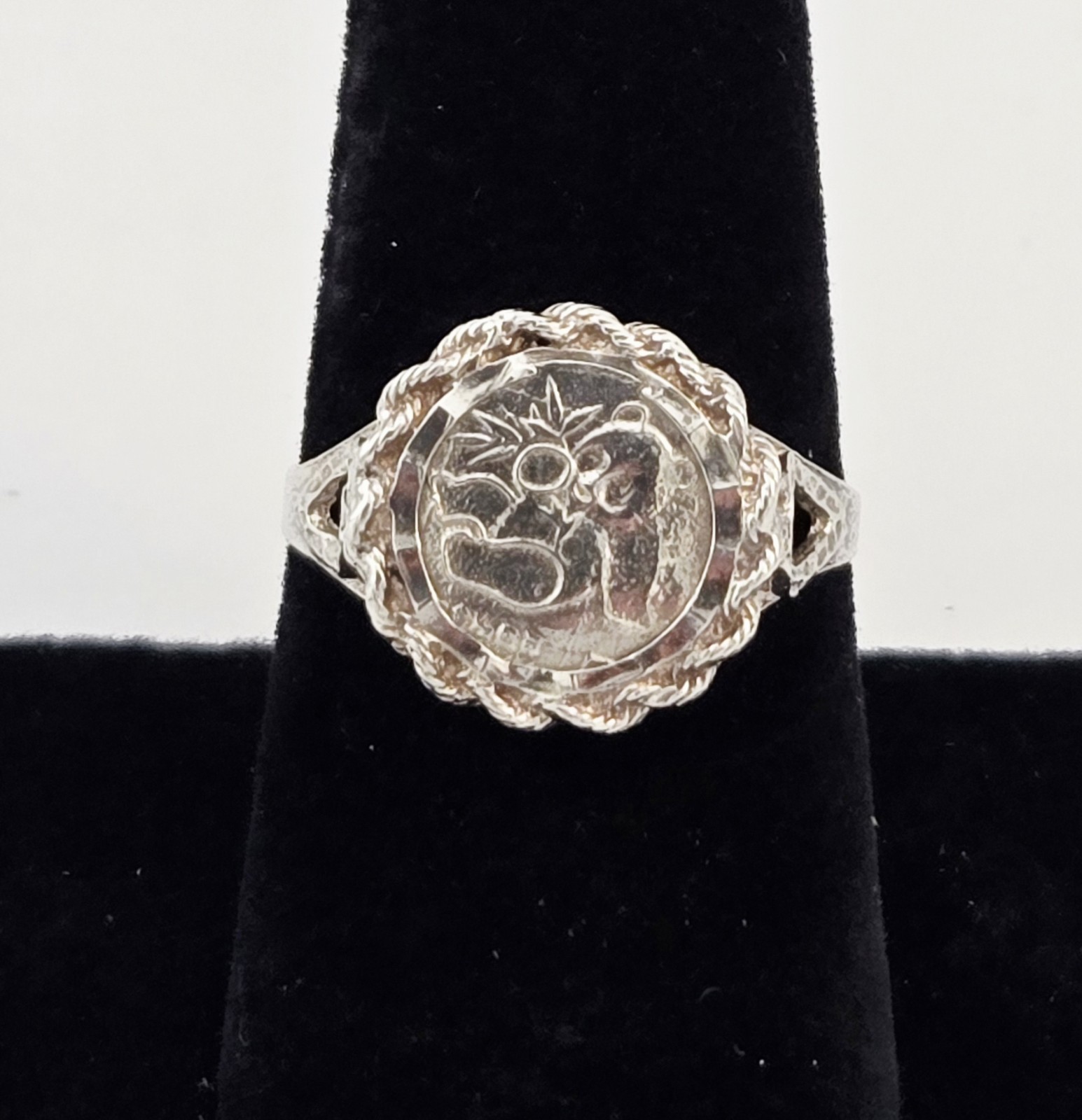 Vintage Sterling Silver Chinese Panda Coin Bezel Ring Rope Twist Size 8 – 2.2g