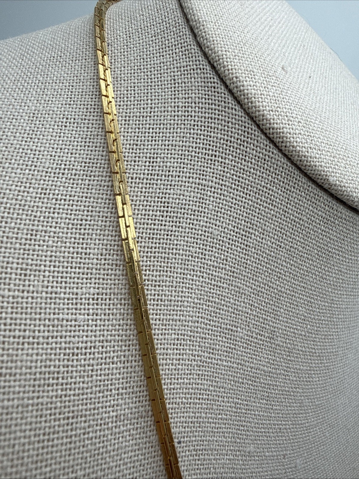 Shiny Gold Tone Bar Link Chain Spring Ring Clasp Necklace 18”